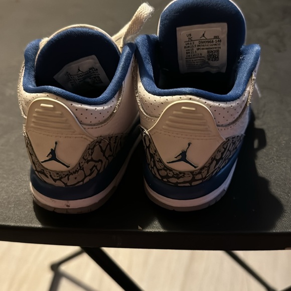 Jordan sneakers - Picture 2 of 3